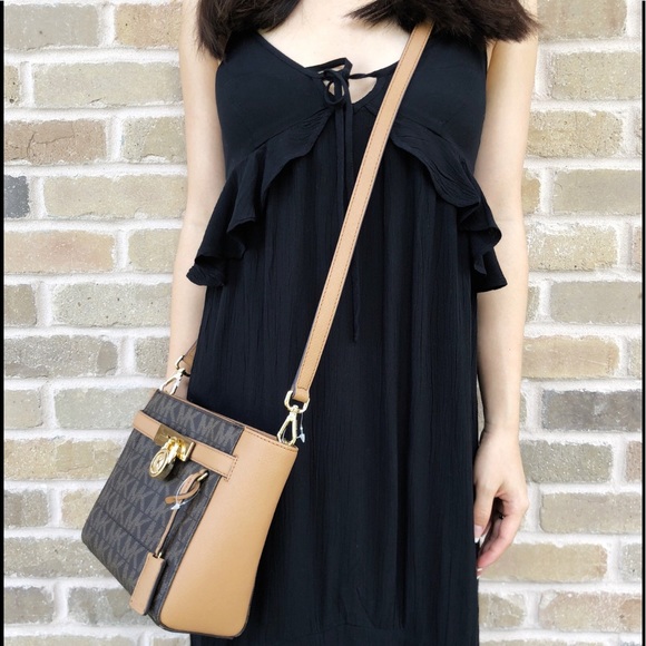 Gaby’sBags👜💕- NWT Michael Kors Small Crossbody - Picture 2 of 8